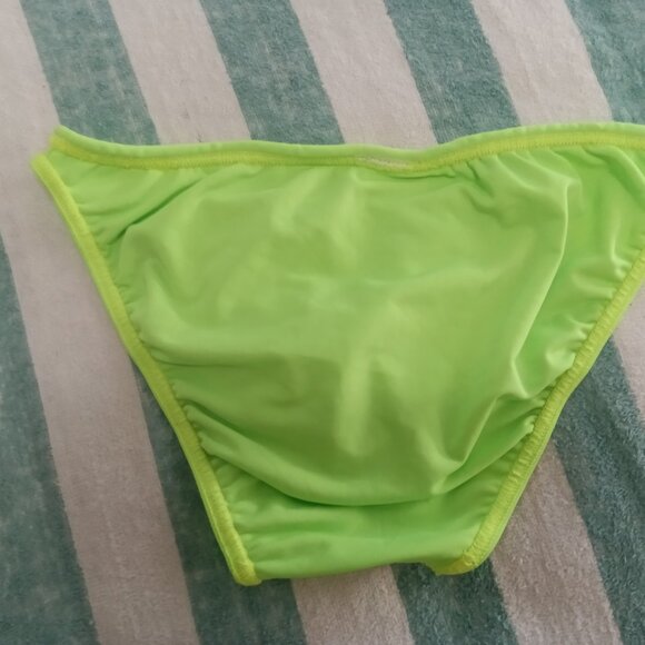 (*) DESIGNER LOW CUT MODUS VIVENDI LIME GREEN SWIM BIKINI, SIZE "S" (Pre-Owned) - Picture 5 of 5